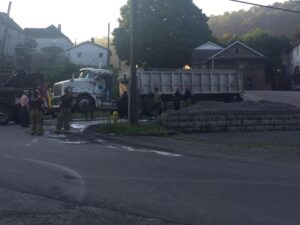 Tractor trailer crash shut down W. Va. 7 Monday morning